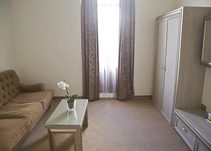 Euro Grivita Готель